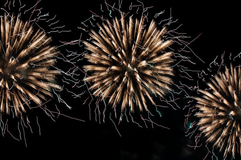 Havai Fişek Bilimi: Gökyüzünü Aydınlatan Patlamaların Gizemli Dünyası