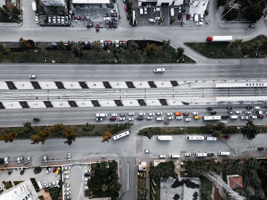 Trafik Sıkışıklığı Dalgaları: Görünmez Nedenler ve Akıllı Çözümler